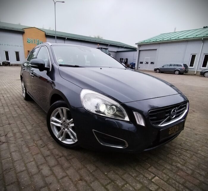 Volvo V60 2,4 D5 Geartronic "Summum" - Image 2