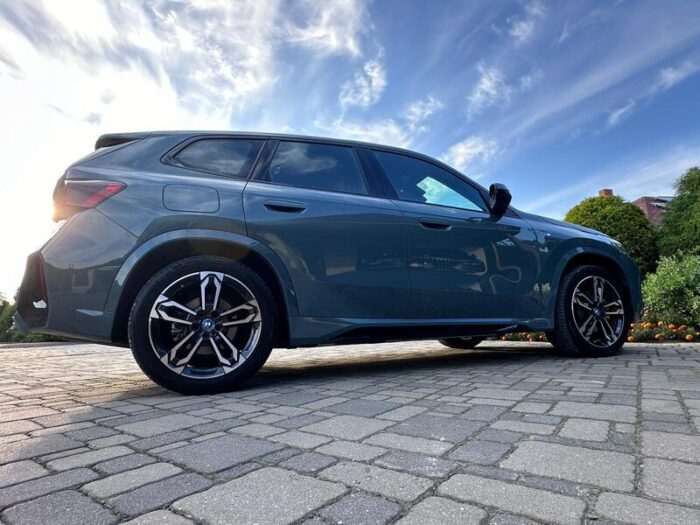 BMW iX1 30 xDrive M Sport Connected Professional - Image 10