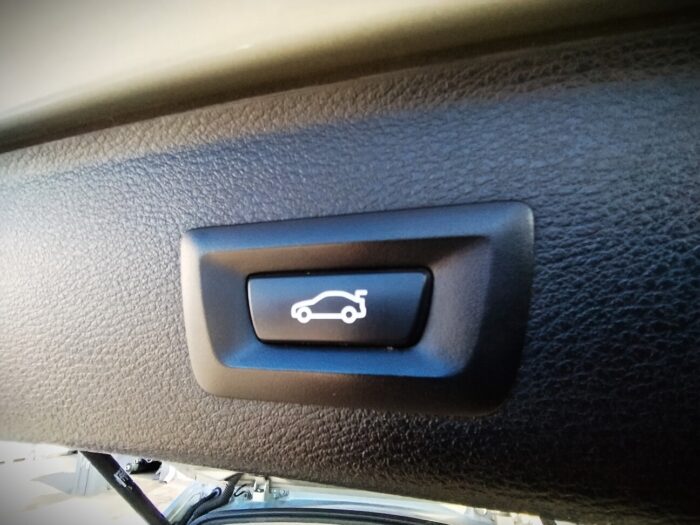 BMW X 3 xDrive 35d Steptronic - Image 11