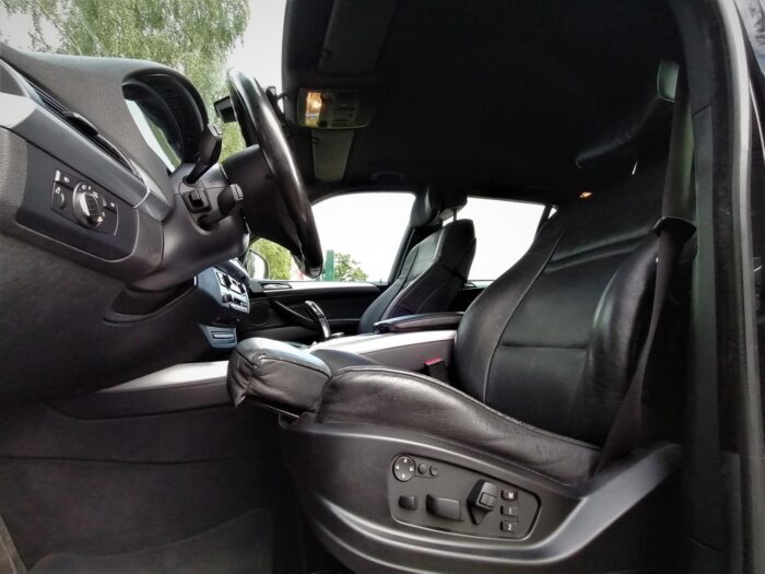 11-4 BMW X5 3.0 SD - Image 13