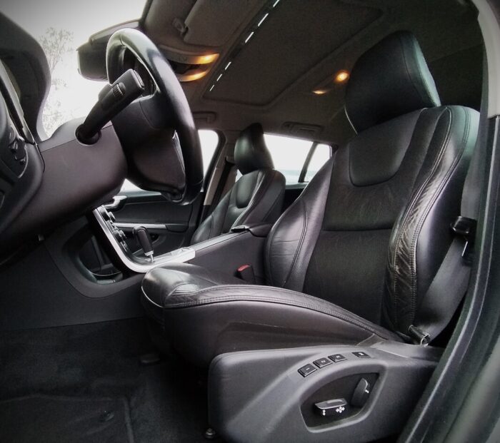 Volvo V60 2,4 D5 Geartronic "Summum" - Image 14