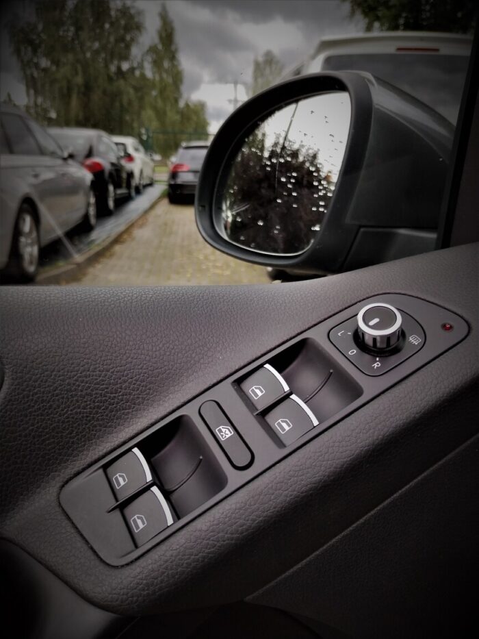 VW Tiguan 2,0 TDI BMT 4Motion DSG "Sport & Style" - Image 13