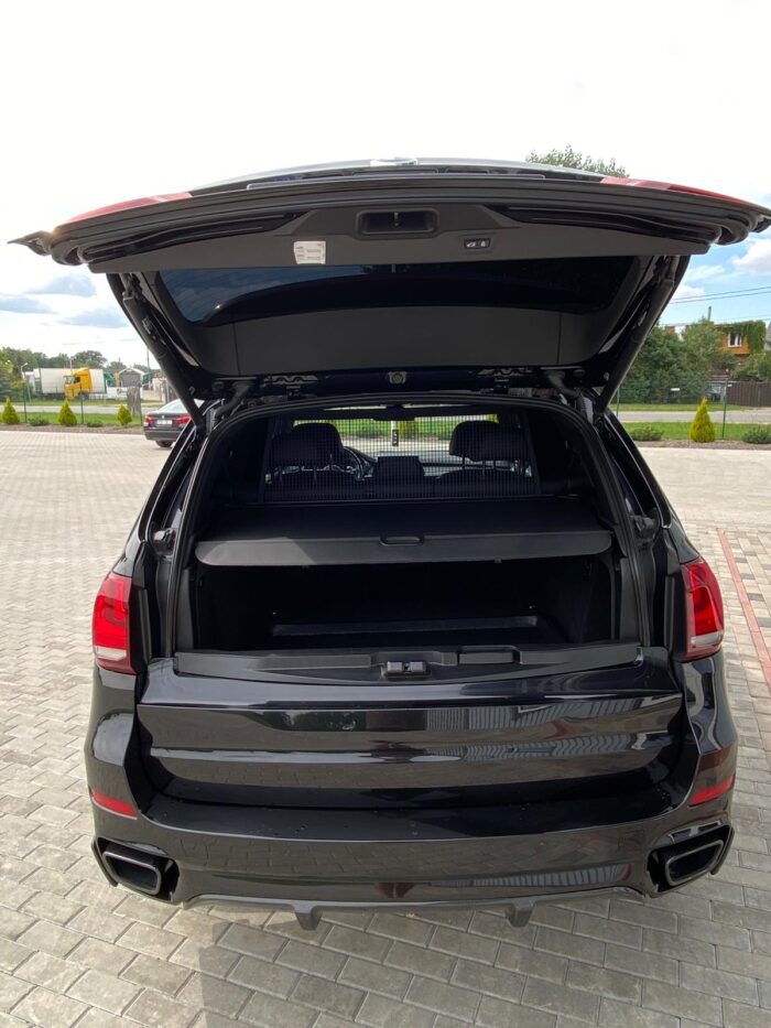 BMW X5 M50D - Image 12