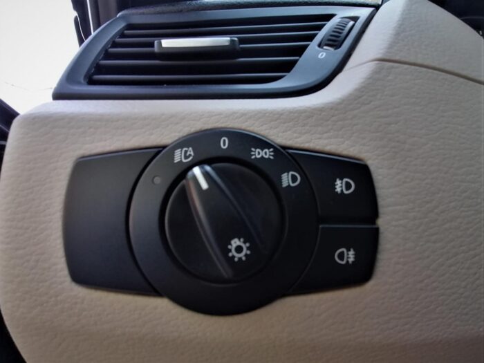 BMW X1 xDrive 23d Steptronic "xLine" - Image 18