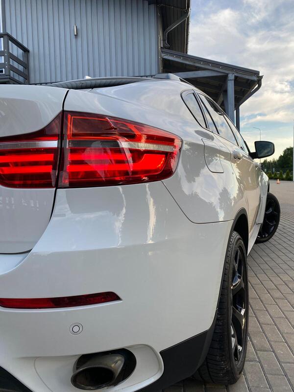 12-3 BMW X6 40d - Image 13