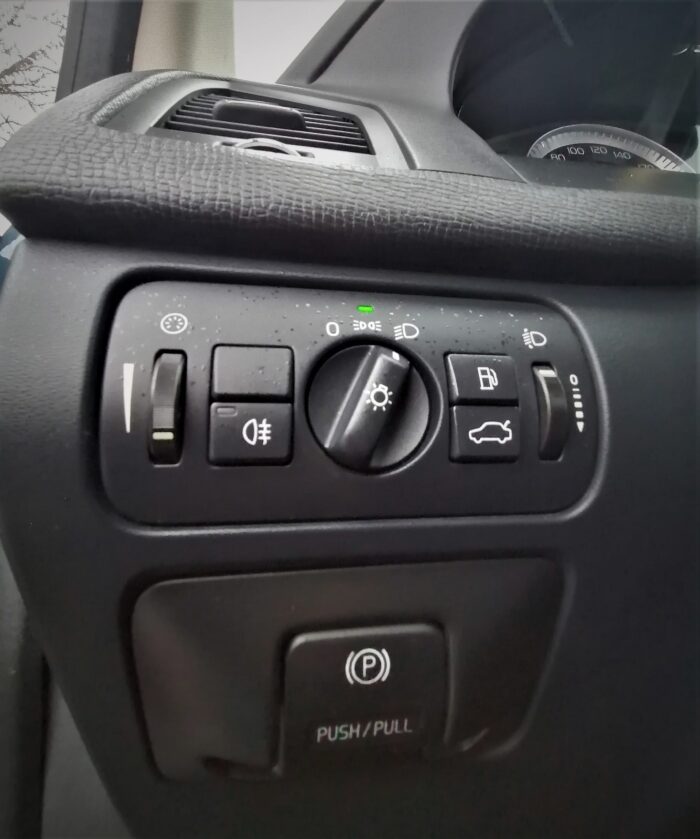 Volvo XC60 2,4 D5 AWD - Image 15