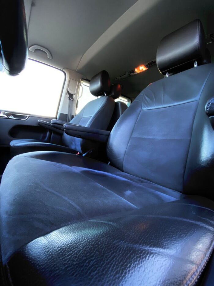 VW T5 Multivan 2,0 TDI 4Motion Automatik "Highline" - Image 12