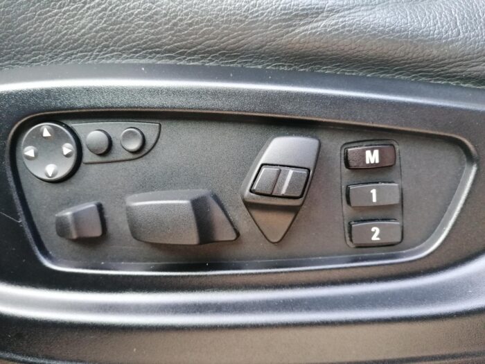 121 BMW X5 3.0 SD - Image 14