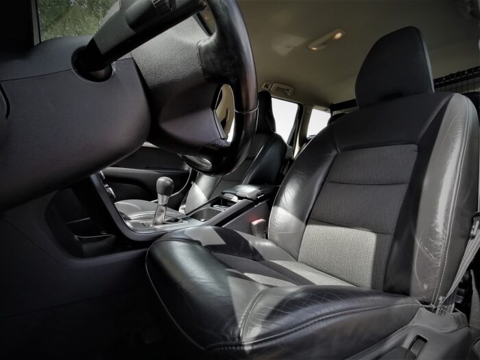 Volvo V70 2.4 Momentum - Image 14