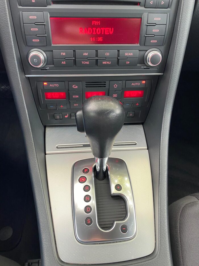 Audi A 4 2,0 TDI Automatik - Image 11