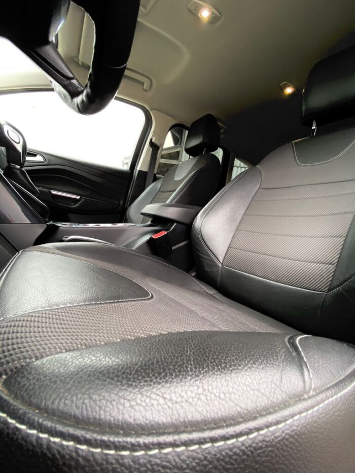 Ford Kuga 2,0 TDCI 4x4 Powershift "Titanium" - Image 17