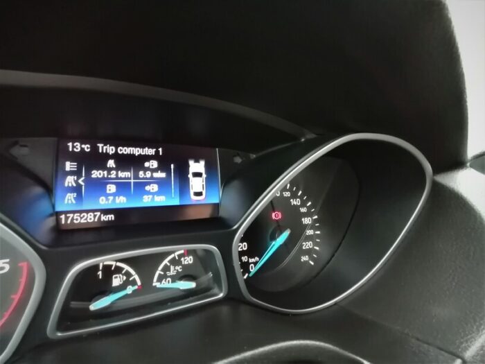 Ford Focus Turnier 2,0 TDCi "Titanium" - Image 16