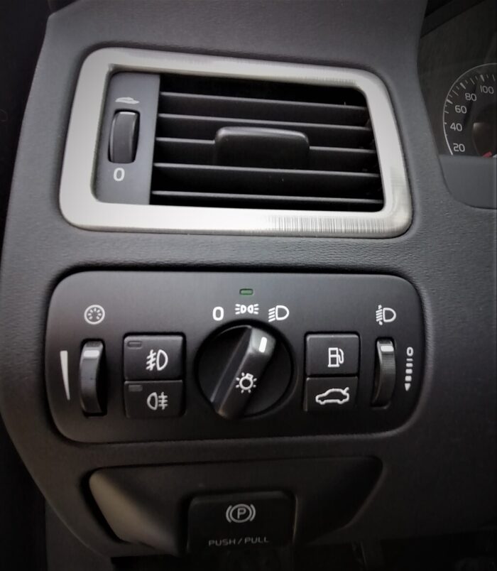Volvo V70 2.4 Momentum - Image 15