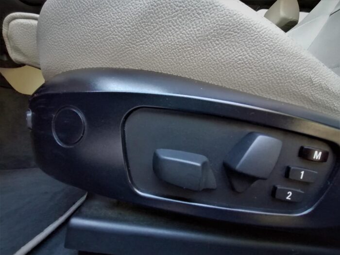 BMW X1 xDrive 23d Steptronic "xLine" - Image 20