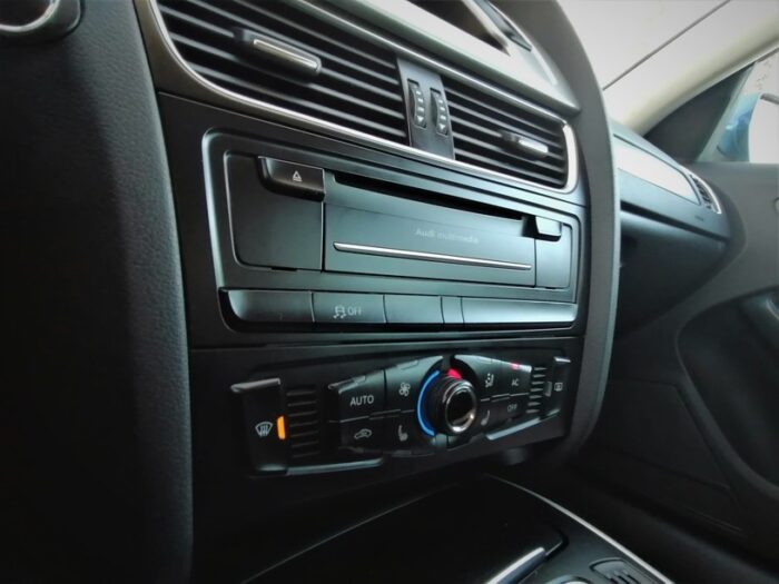 Audi A4 Avant 2,0 TDI Multitronic "Attraction" - Image 19