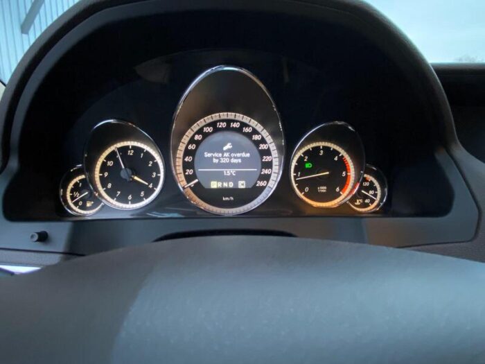 Mercedes-Benz E 350 Coupe CDI BlueEfficiency Automatik "Elegance" - Image 21