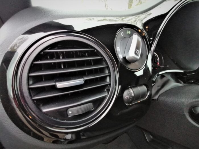 VW Beetle 2,0 TDI DSG - Image 15