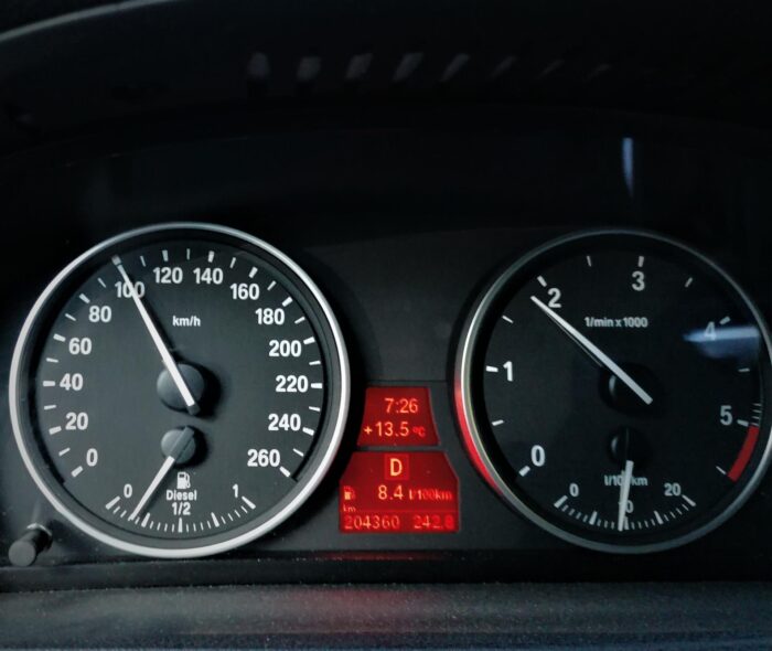 14-4 BMW X5 3.0 SD - Image 17
