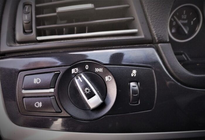 BMW 525d Touring - Image 14