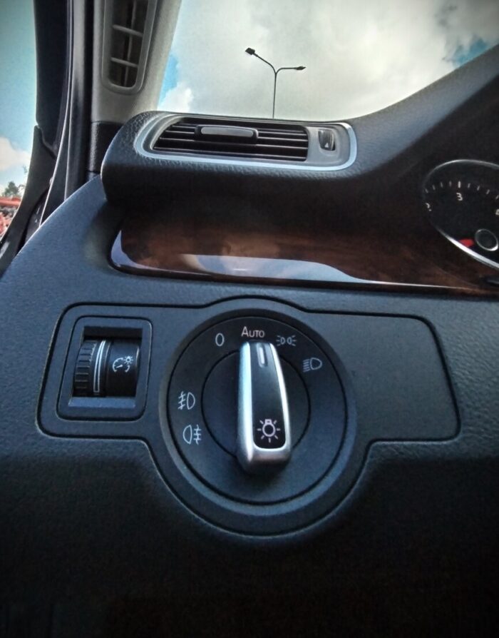 Volkswagen Passat B7 Highline - Image 15