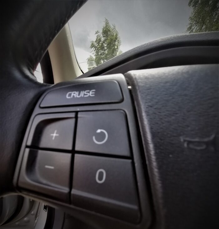 Volvo V70 2.4 Momentum - Image 16
