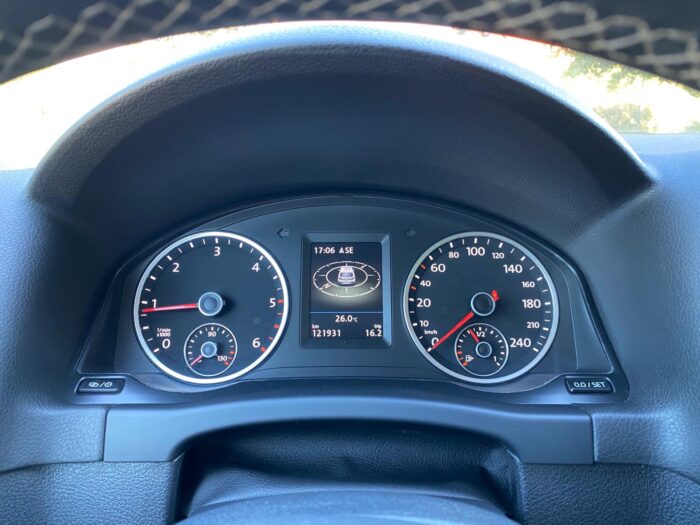 VW Tiguan 2,0 TDI 4Motion "Cup Sport & Style" - Image 9