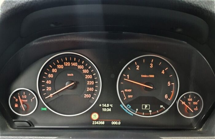 BMW 320d Touring Steptronic - Image 20