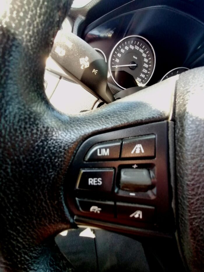 BMW 320d Touring Steptronic - Image 36