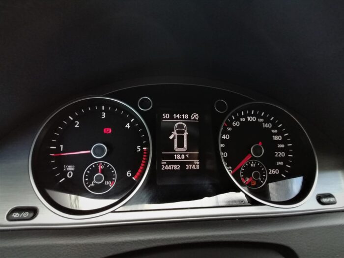 VW Passat Variant 2,0 TDI "Comfortline" - Image 36
