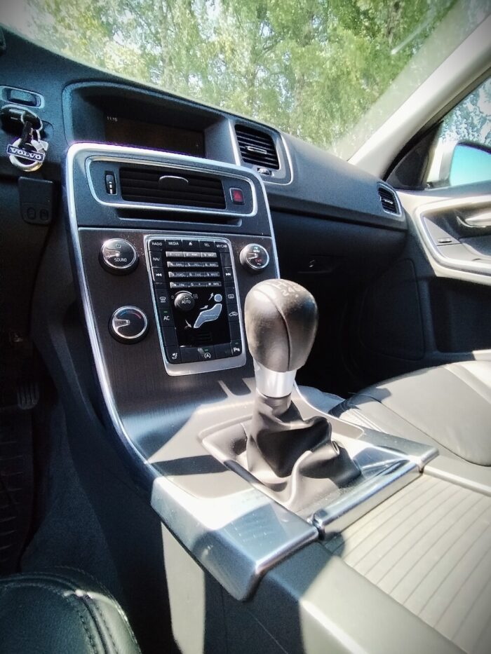 Volvo S60 2.0 Summum - Image 16