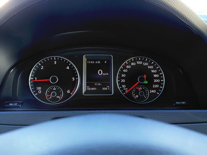 VW T5 Multivan 2,0 TDI 4Motion Automatik "Highline" - Image 17