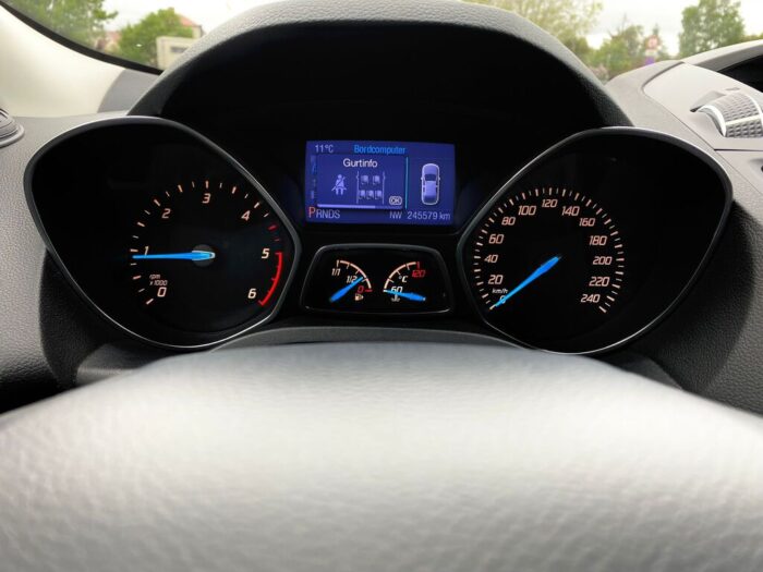 Ford Kuga 2,0 TDCI 4x4 Powershift "Titanium" - Image 21