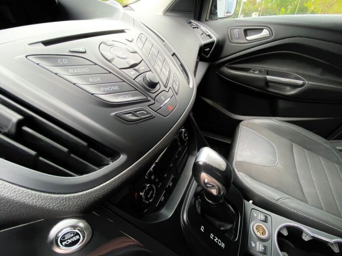 Ford Kuga 2,0 TDCI 4x4 Powershift "Titanium" - Image 23
