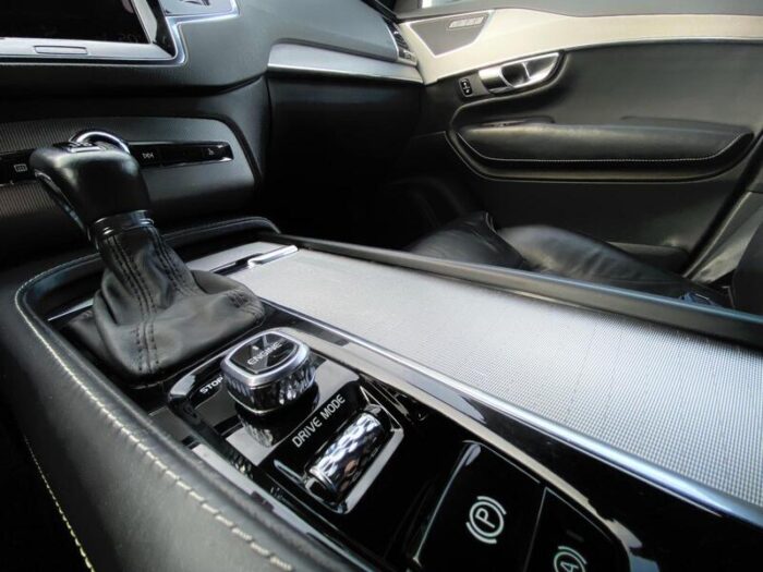 Volvo XC90 D5 AWD Geartronic "Inscription" - Image 23