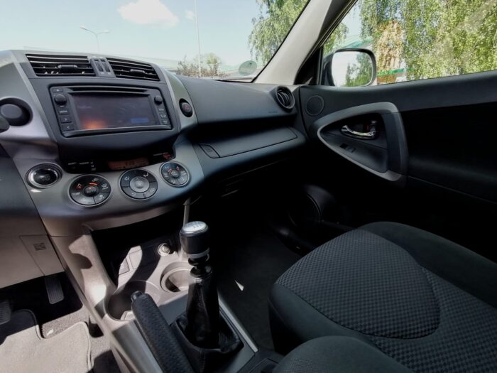 Toyota RAV4 2,2 D-4D "Life" - Image 7