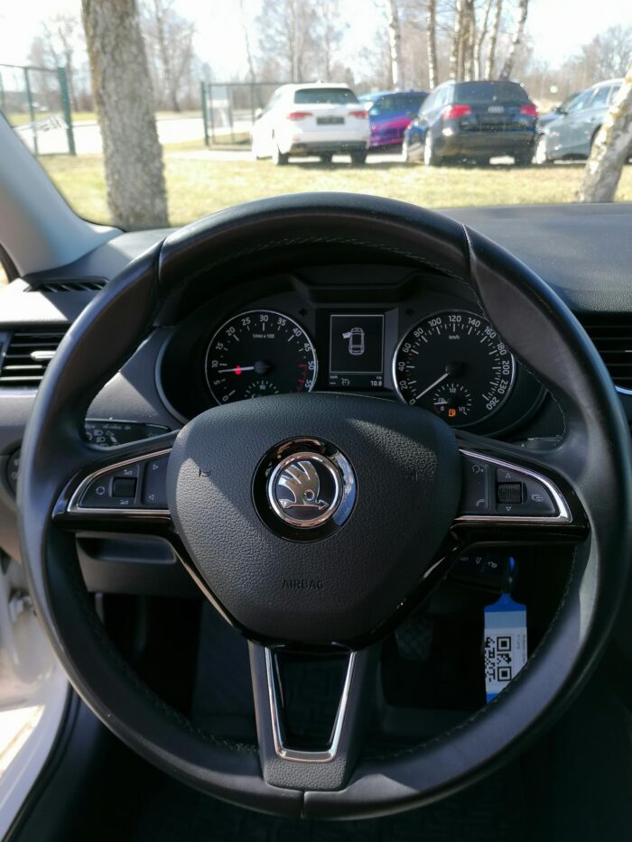 Skoda Octavia Combi 2,0 TDI Green tec "Ambition" - Image 8