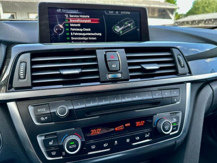BMW 320d Touring Steptronic - Image 24