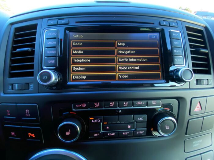 VW T5 Multivan 2,0 TDI 4Motion Automatik "Highline" - Image 21