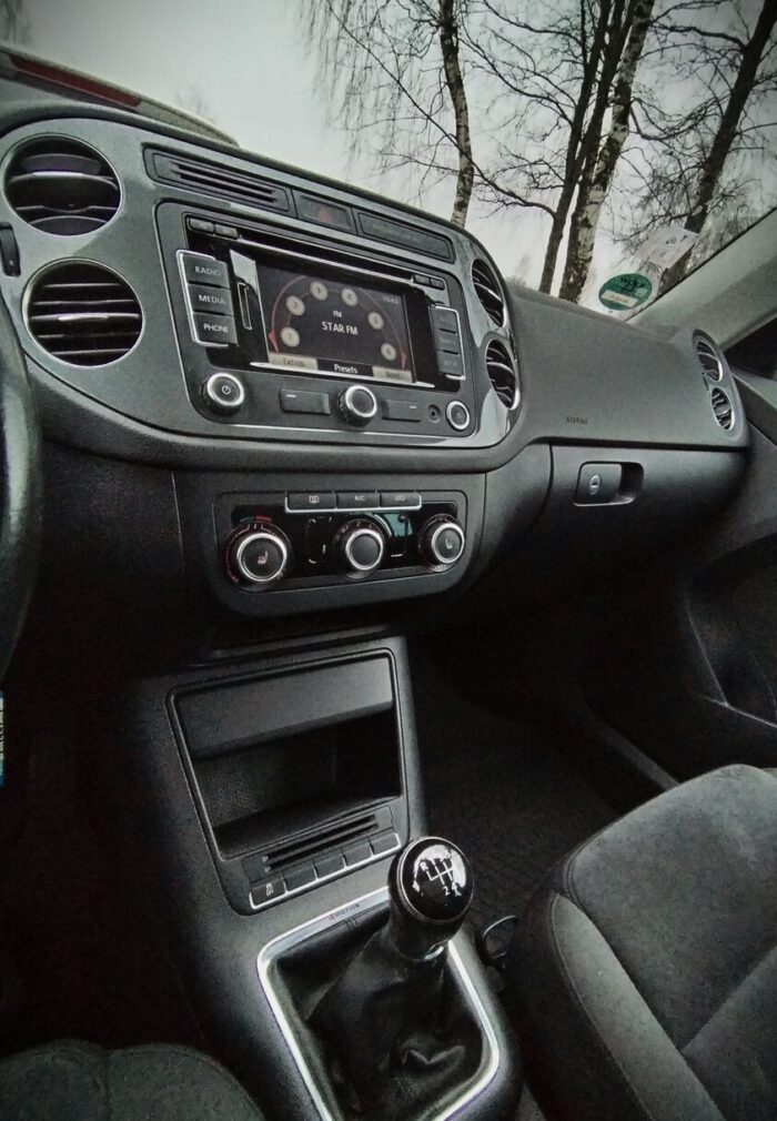 VW Tiguan 2,0 TDI 4MOTION "Sport & Style" - Image 13