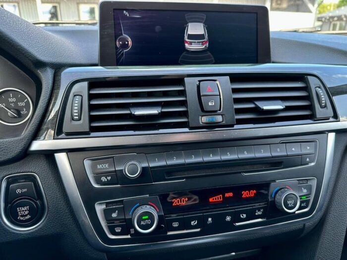 BMW 320d Touring Steptronic - Image 25