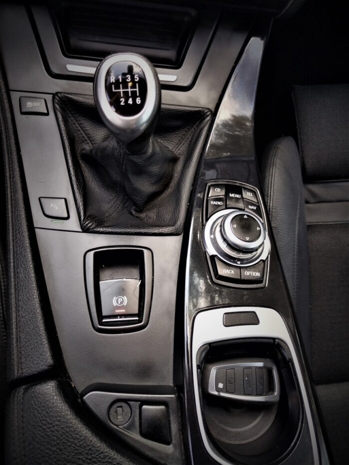 BMW 525d Touring - Image 19