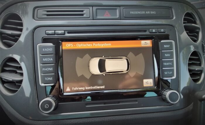 VW Tiguan 2,0 TDI 4Motion "Sport & Style" - Image 20