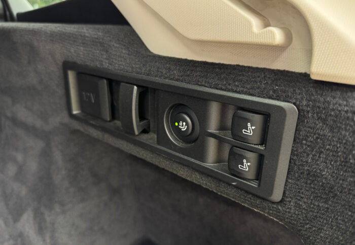 BMW 330e Touring Steptronic "Advantage" - Image 20