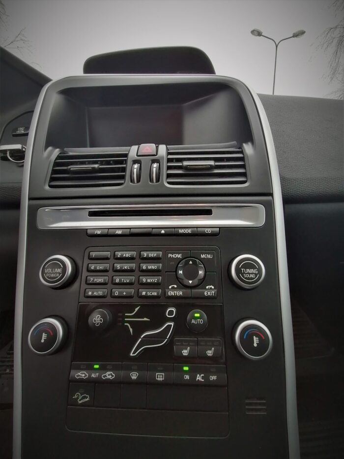 Volvo XC60 2,4 D5 AWD - Image 22