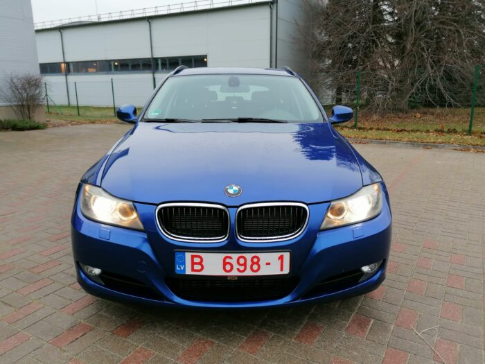 2-3 BMW 320 d Touring Steptronic - Image 2