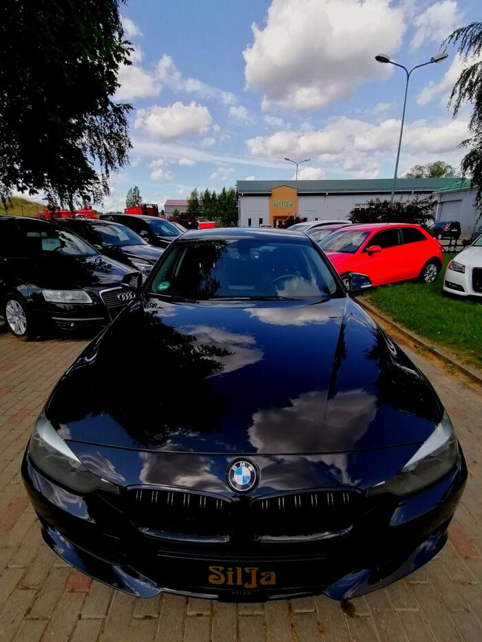 BMW 320d Touring Steptronic - Image 25