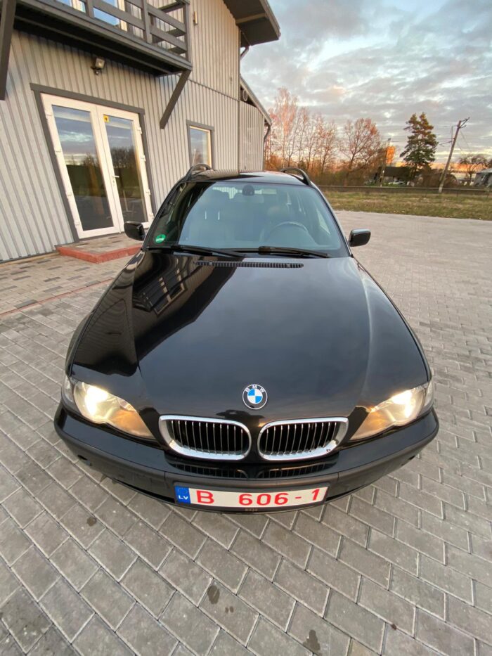 2 BMW 320d Touring "Lifestyle" - Image 11
