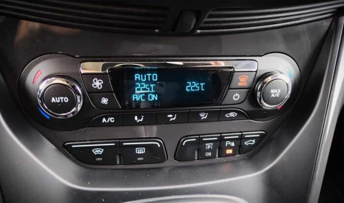 Ford Kuga 2,0 TDCI PowerShift "Titanium" - Image 22
