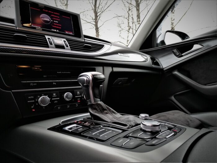 Audi A6 Avant 3,0 TDI quattro S-tronic - Image 21