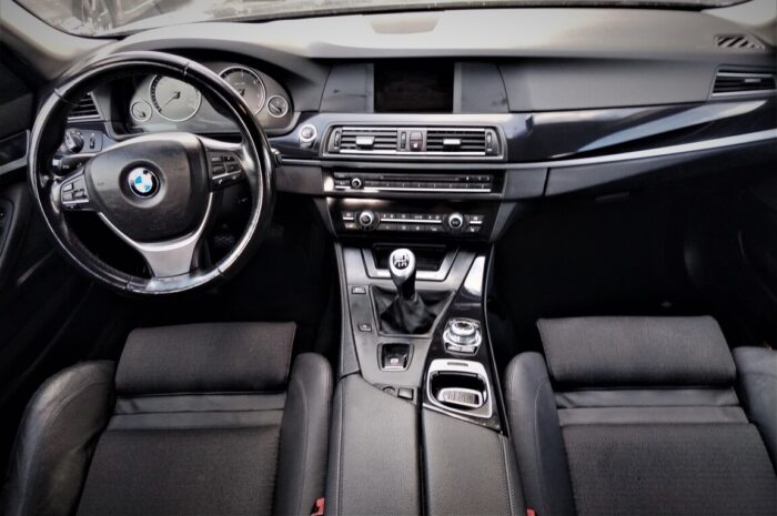 BMW 525d Touring - Image 21